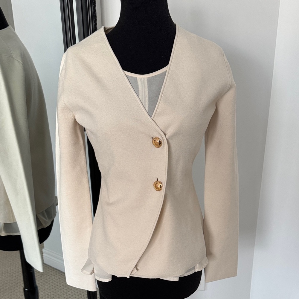 aritzia nanette babaton Elegant Cream Women's sweater size small nwt READ